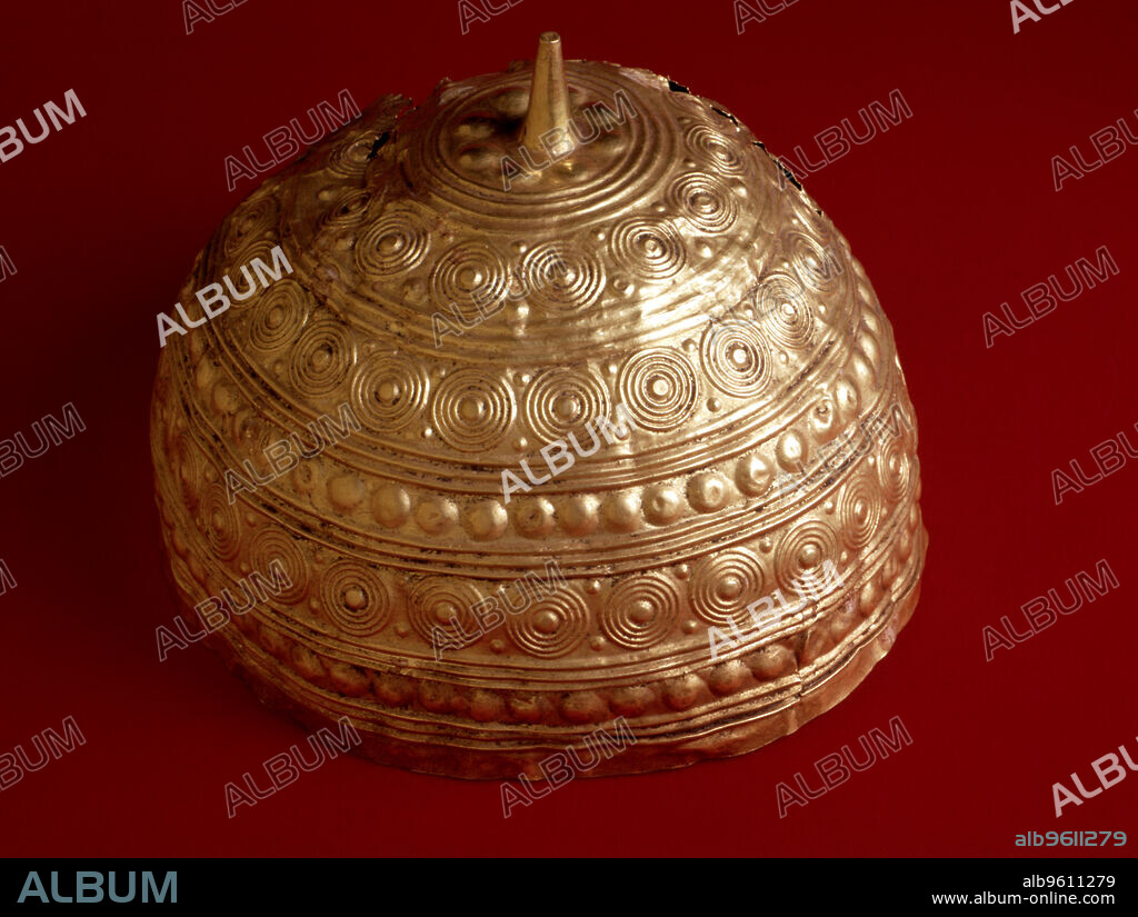 Golden helmet of a Celtic warrior, from Rianxo, part of the Castro culture.