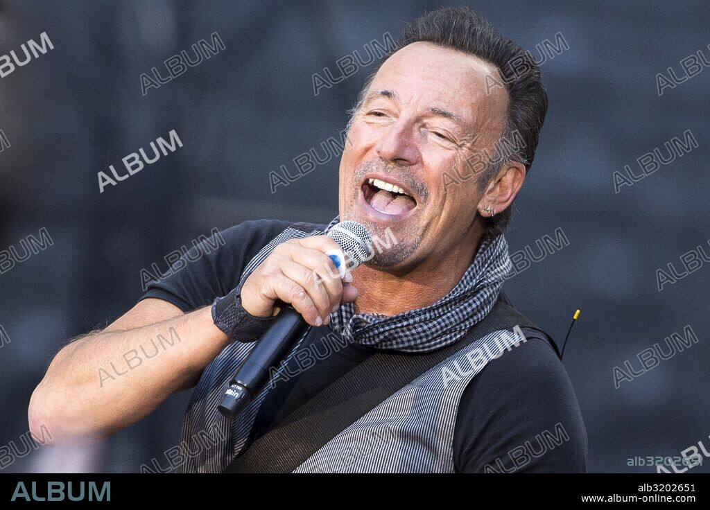 June 19, 2016 - Berlin, Berlin, Deutschland - Bruce Springsteen und die E Street Band beim Konzert der 'The River' Tour 2016 im Olympiastadion. Berlin, 19.06.2016. 19/06/2016