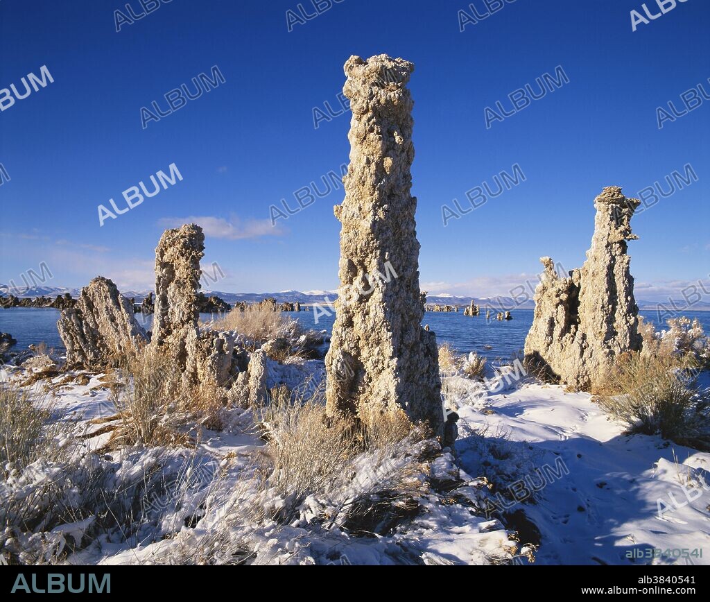 South Tufa Area of Mono Lake in winter, Eastern Sierra, California.