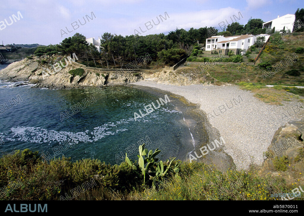 Cadaqués; playa / platja Cala de S´Alquería Gran.