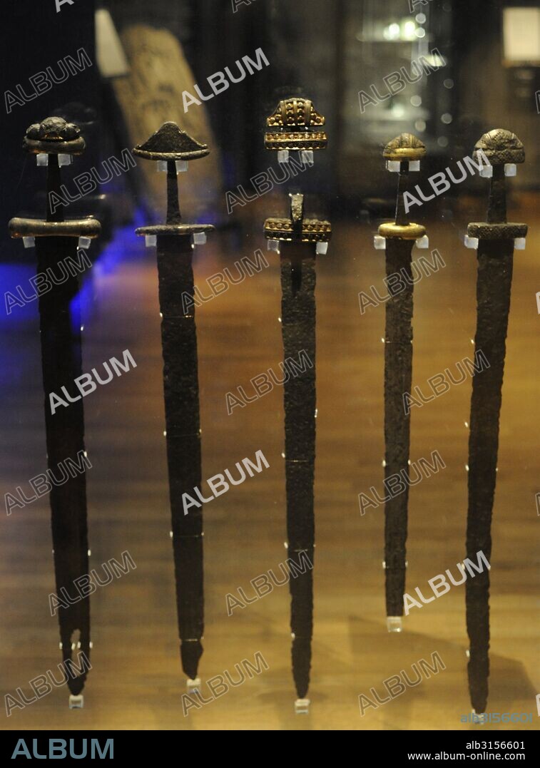 Epoca Vikinga. Espadas utilizadas en las guerras. Eran habituales entre los hombres de alto estatus social. Museo Histórico. Estocolmo. Suecia.