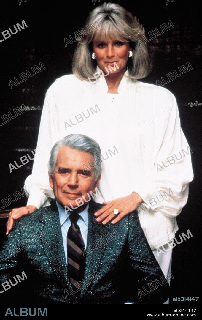 JOHN FORSYTHE y LINDA EVANS en DINASTIA, 1981 (DYNASTY), dirigida por DON MEDFORD, JEROME COURTLAND y PHILIP LEACOCK. Copyright SPELLING/ABC.