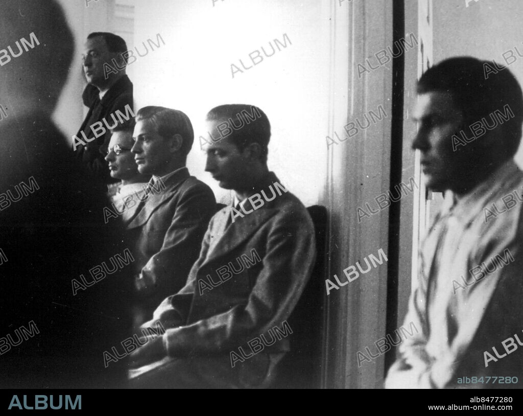 SEKLET-SAMHÄLLE-30    Sala-ligan. Den så kallade Sala-ligan bestod av fem män inkluderat ledaren Sigvard Nilsson-Thurneman. De begick fem rånmord och greps i juli 1936. Thurneman togs in på sinnessjukhus och de övriga fick livstids straffarbete. Foto:SCANPIX SWEDEN Kod: 190 . COPYRIGHT SCANPIX SWEDEN.