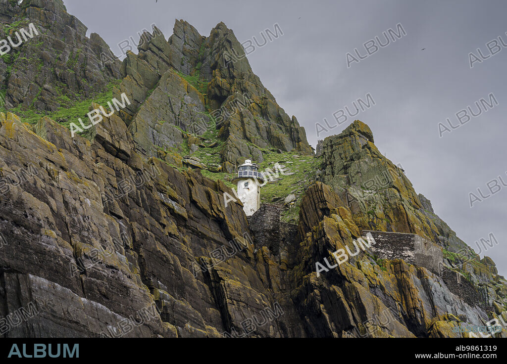 Skellig Michael Lower Lighthouse, Skellig Michael island, Mainistir Fhionáin (St. Fionans Monastery), county Kerry, Ireland, United Kingdom.