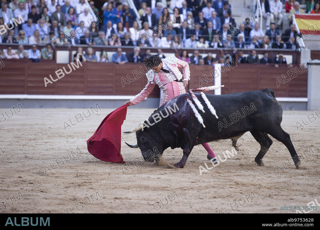 Madrid, 10/05/2023. Plaza de toros de Las Ventas. Corrida de toros feria de San Isidro con El Juli, Roca Rey y Álvaro Alarcón. Foto: Ángel de Antonio. ARCHDC.
