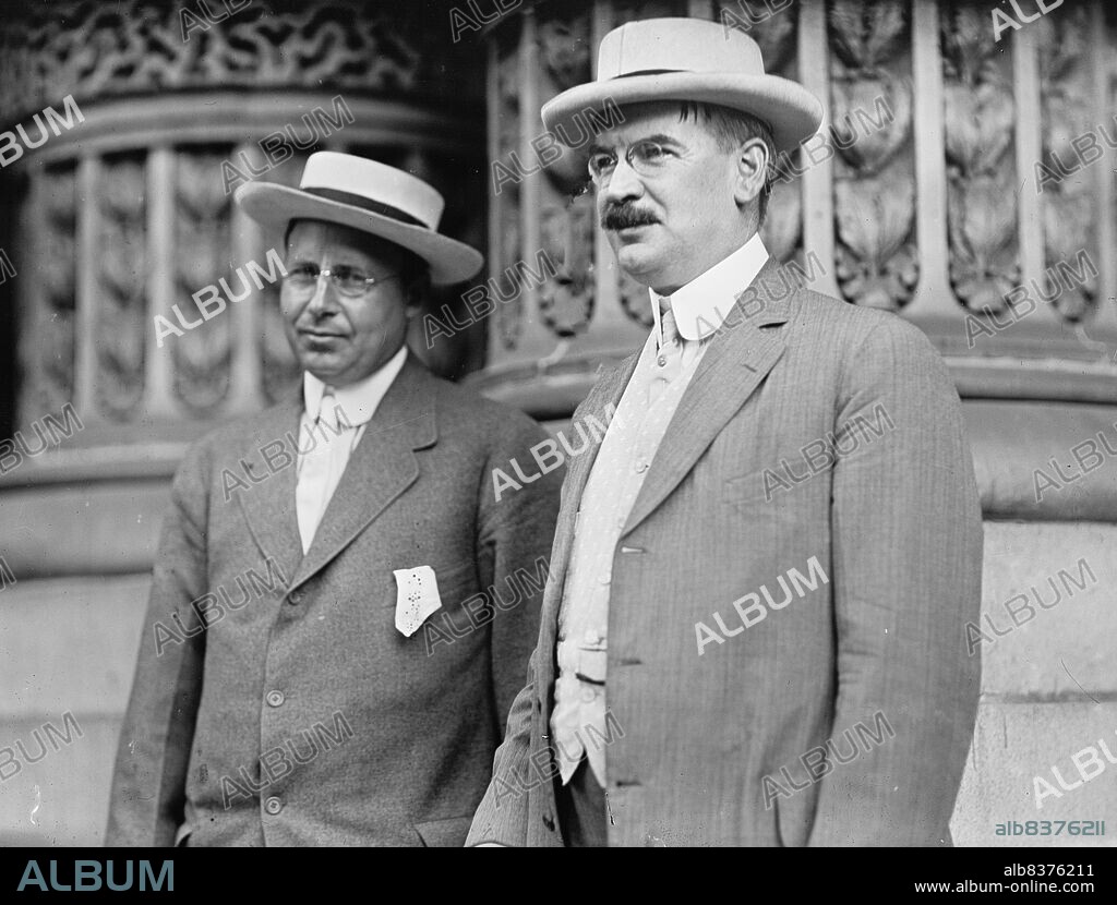 HARRIS & EWING. Democratic National Convention - Governor James [M.] Cox of Ohio; Rep. J.J. Fitzgerald of New York, 1912. [US politicians James Middleton Cox and lawyer John Joseph Fitzgerald].