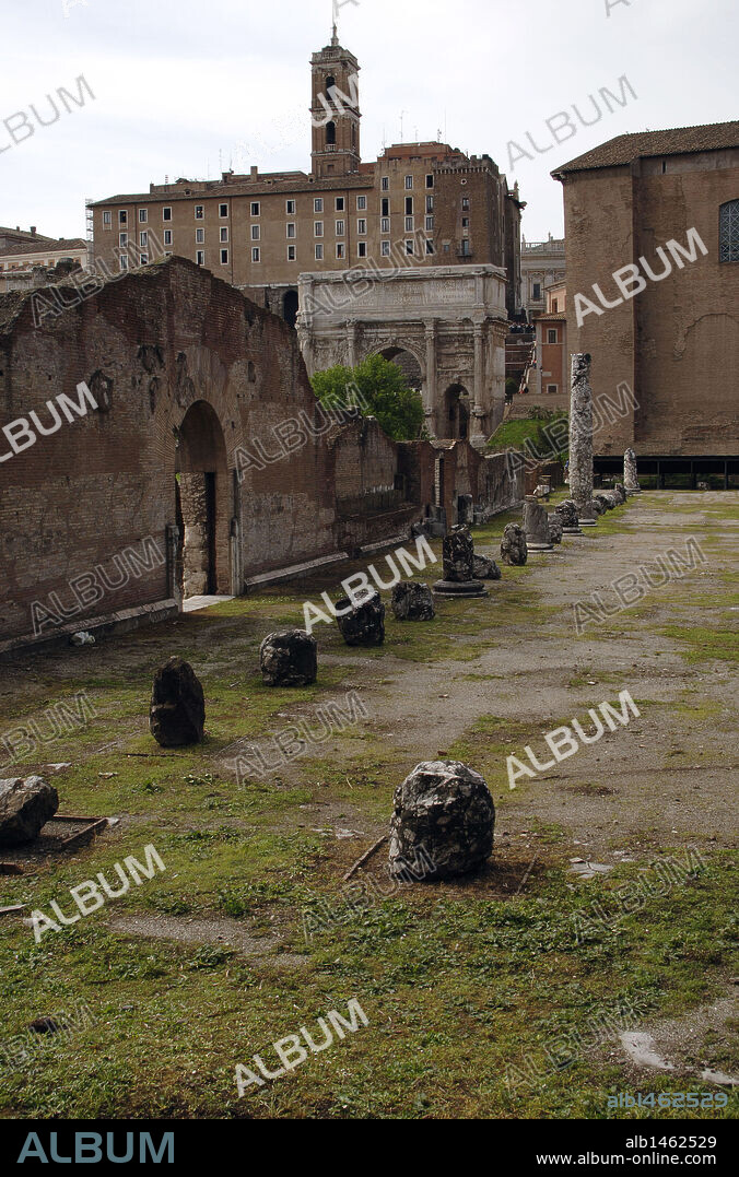 ARTE ROMANO. ITALIA. BASILICA EMILIA. Construída en el siglo II a. C. por los censores M. Fulvio Nobilior y Marco Emilio Lépido. Reconstruída en los siglos I a. C. y V. FORO ROMANO ROMA.