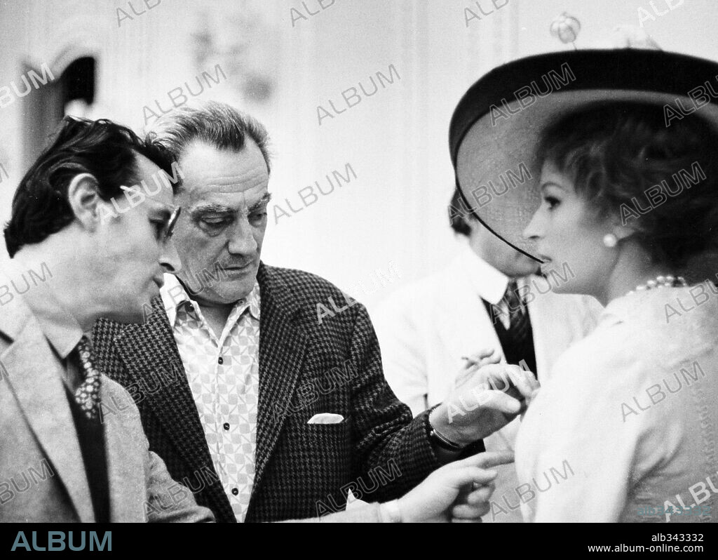 LUCHINO VISCONTI, PIERO TOSI and SILVANA MANGANO in DEATH IN VENICE, 1971 (MORTE A VENEZIA), directed by LUCHINO VISCONTI. Copyright WARNER BROTHERS.