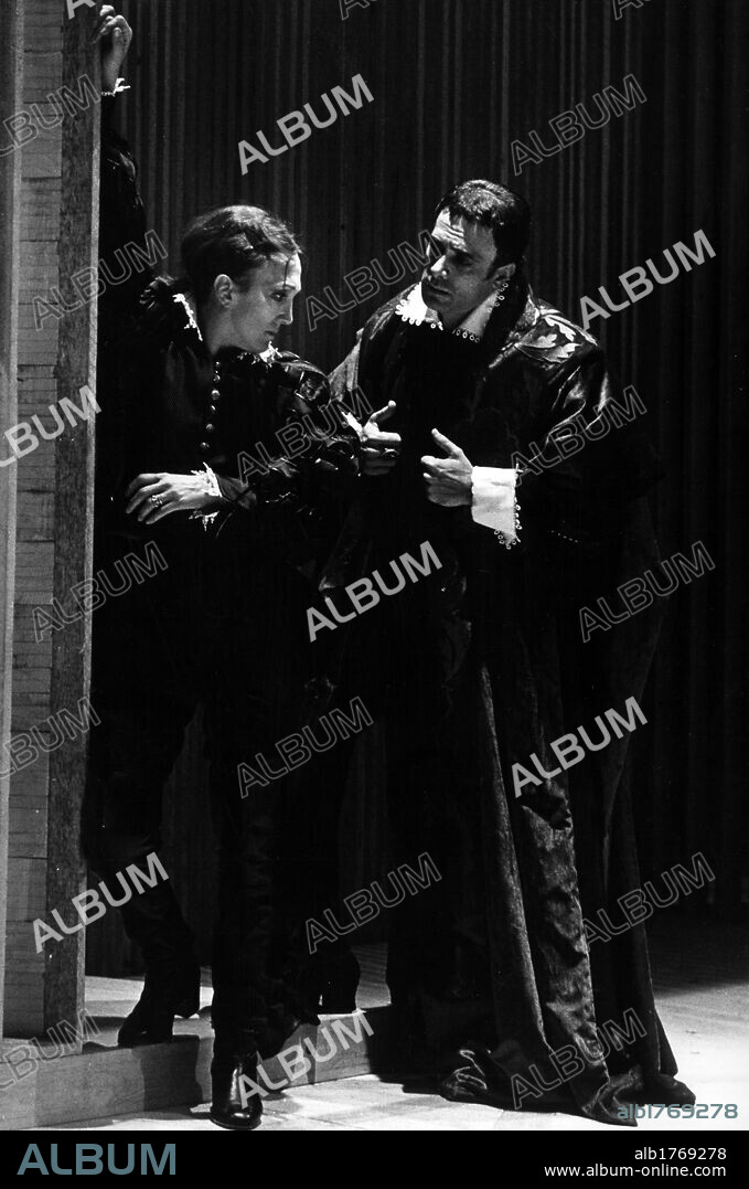 Edmonda Aldini and Duilio Del Prete on stage. The Italian actors Edmonda Aldini and Duilio Del Prete acting in the drama 'The abdication' ('Confessione scandalosa') directed by Giuseppe Patroni Griffi. Italy, 1977.
