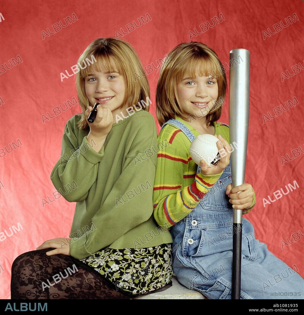 ASHLEY OLSEN und MARY-KATE OLSEN in TWO OF A KIND-TV, 1998, unter der Regie von JASON BATEMAN, JOEL ZWICK und TED WASS. Copyright WARNER BROS.