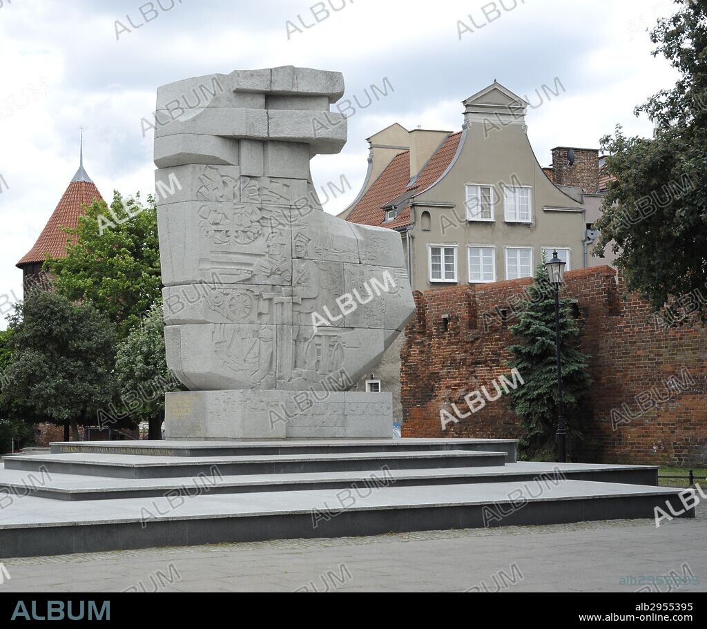 POLONIA. GDANSK. Monumento a los que mantuvieron el carácter polaco de Gdansk. Homenaje a los que fueron asesinados por ser polacos, desde la Matanza de Gdansk 1308 hasta los ultimos días de la IIGM. Construido en 1969. Europa.
