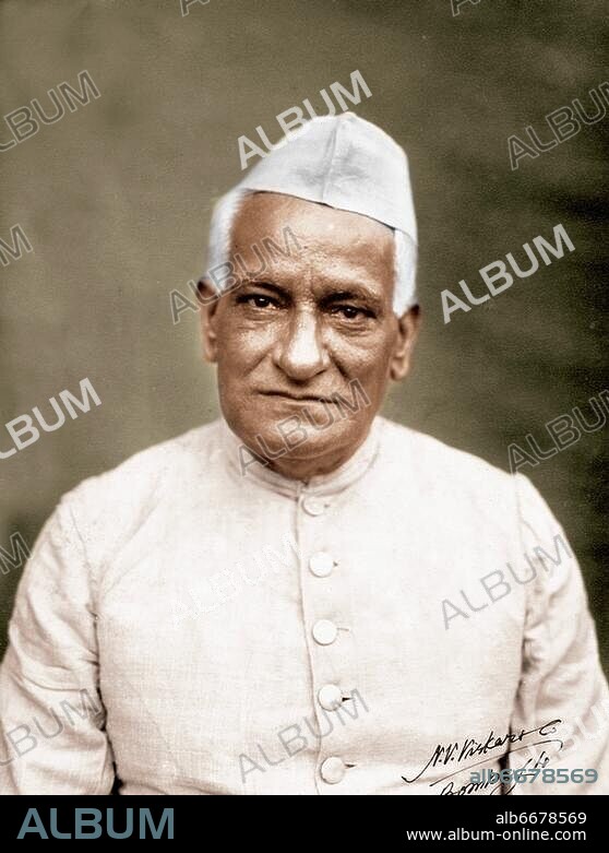 Motilal Nehru, 1928.