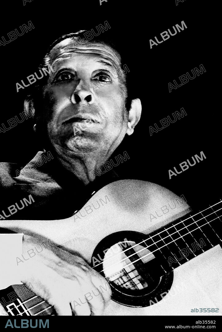 The spanish guitarist Melchor de Marchena  during a performance.