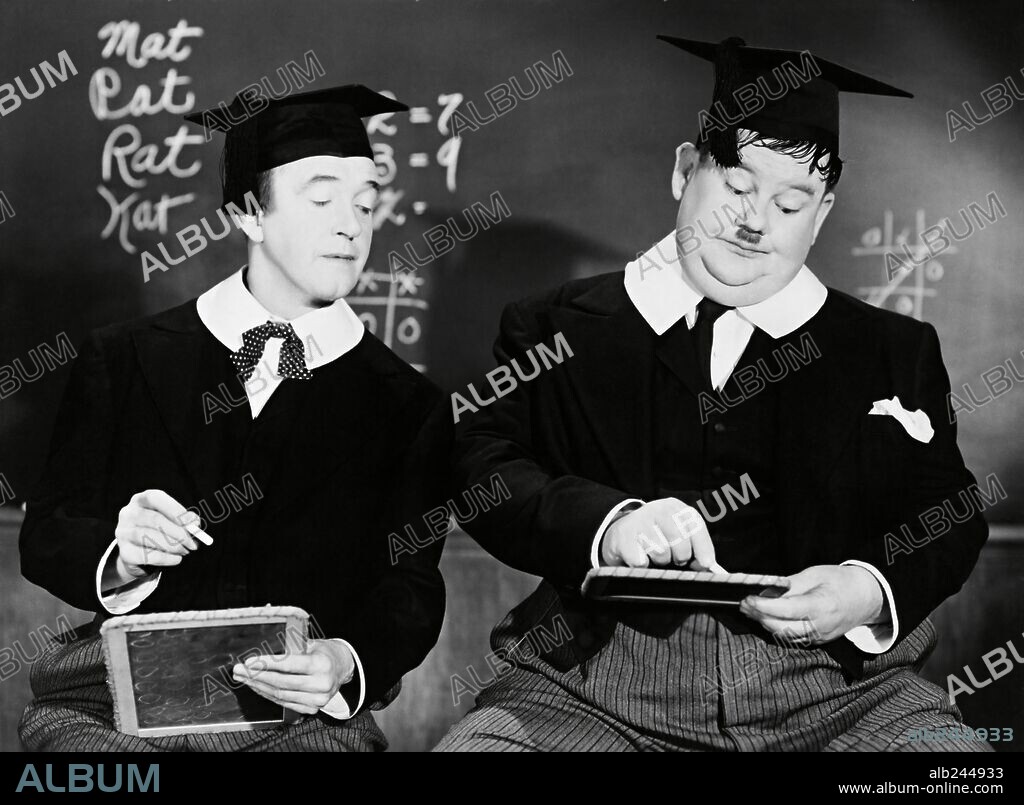 OLIVER HARDY und STAN LAUREL in LAUREL & HARDY - IN OXFORD, 1940 (A CHUMP AT OXFORD), unter der Regie von ALF GOULDING. Copyright HAL ROACH/UNITED ARTISTS.