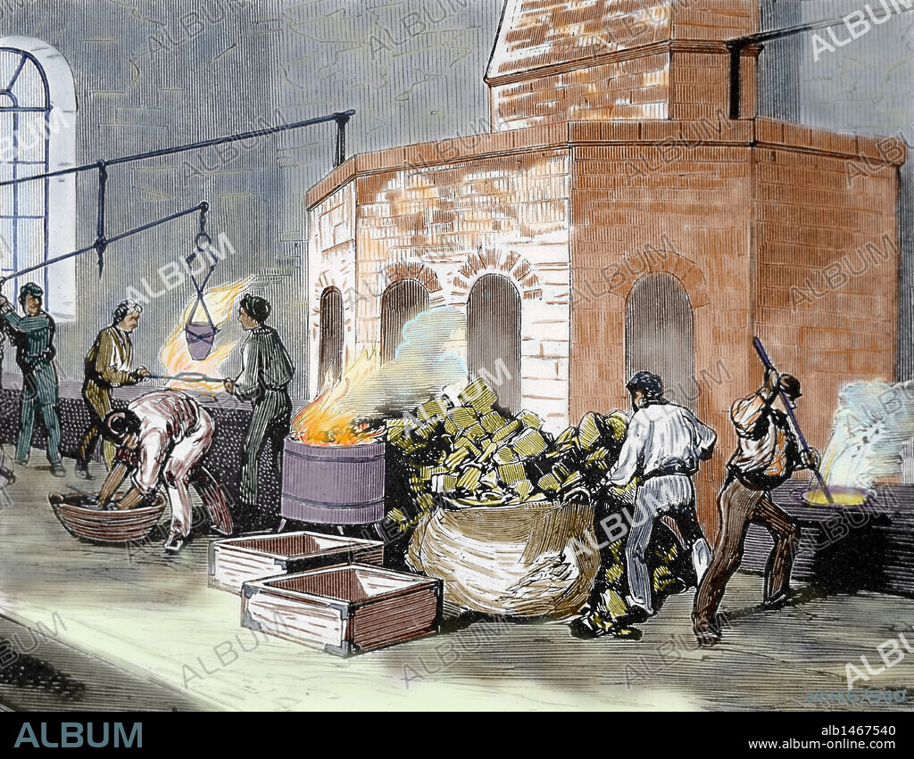 HISTORIA DE ESPAÑA. LA CASA DE LA MONEDA. Obreros en el proceso de fundición de las pastas de oro. Grabado coloreado del año 1872.