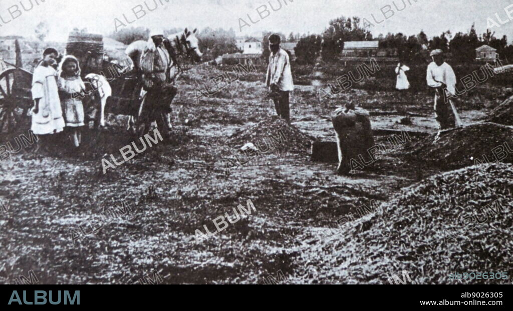 Jewish settlers at Petah Tikva in 1900. Petah Tikva in the Central District of Israel, east of Tel Aviv, was founded in 1878 mainly by religious orthodox Jews, known as the Old Yishuv, became a permanent settlement in 1883 with the financial help of Baron Edmond de Rothschild. A malaria epidemic broke out in 1880, forcing the abandonment of the settlements on both holdings.