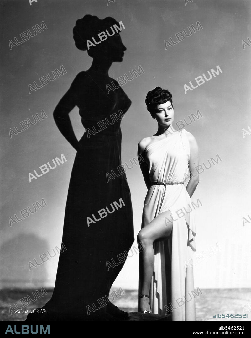 AVA GARDNER en VENUS ERA MUJER, 1948 (ONE TOUCH OF VENUS), dirigida por WILLIAM A. SEITER. Copyright UNIVERSAL PICTURES.