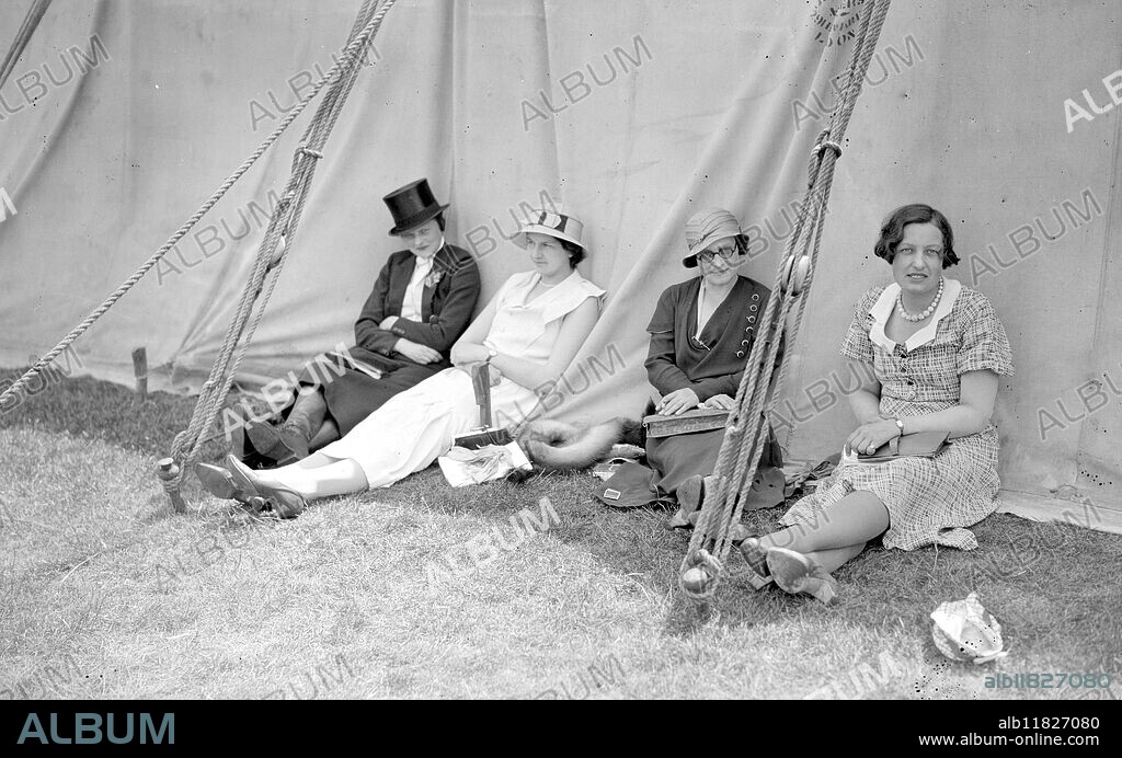 Royal Richmond Horse Show. Miss Jackie Hance, Mrs Hance, Miss Stainton, and Miss Dorothy Douglas. 1933.