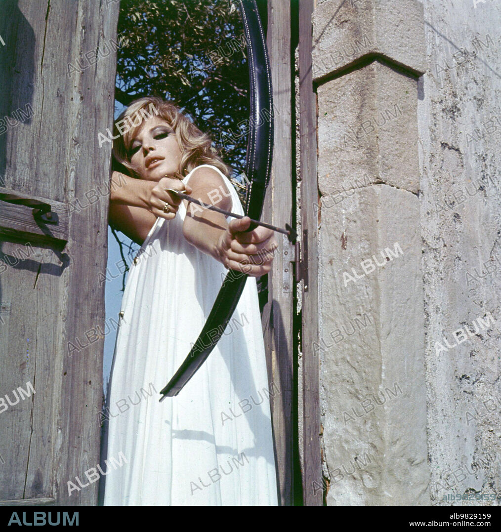 MONICA VITTI in MODESTY BLAISE - DIE TÖDLICHE LADY, 1966 (MODESTY BLAISE), unter der Regie von JOSEPH LOSEY. Copyright 20TH CENTURY FOX.