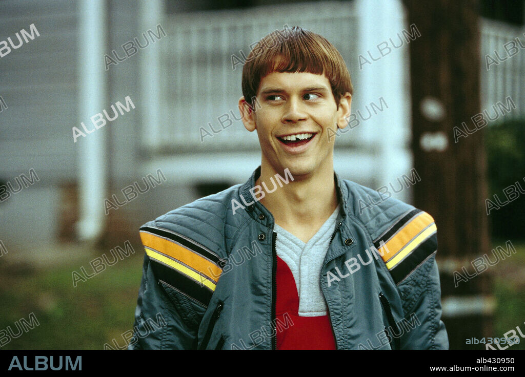 ERIC CHRISTIAN OLSEN en DOS TONTOS MUY TONTOS: CUANDO HARRY ENCONTRÓ A LLOYD, 2003 (DUMB AND DUMBERER: WHEN HARRY MET LLOYD), dirigida por TROY MILLER. Copyright NEW LINE CINEMA / MASI, FRANK.