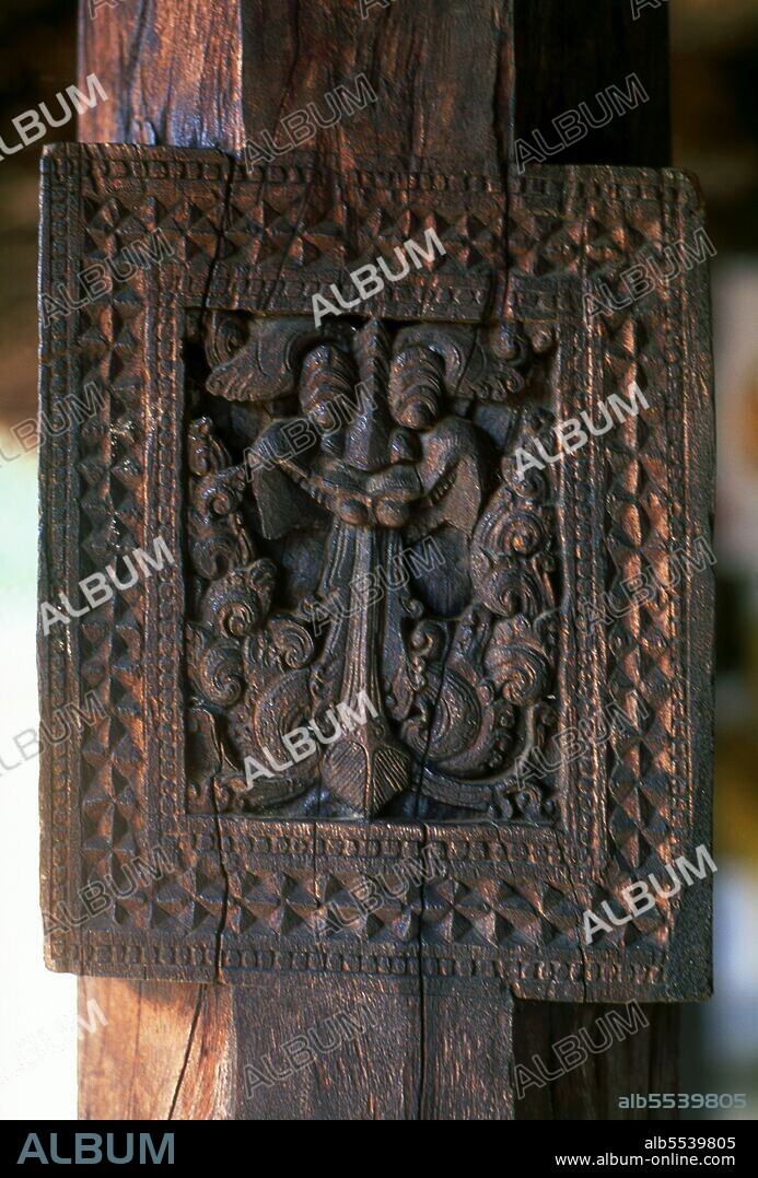Embekka Devalaya (Embekke Temple) was built by King Vikramabahu III (r. 1357 - 1374). The main attraction here is the superbly maintained carvings on the columns in the Drummers' Hall. The finest of the 500 or so figures are the dancer, a double-headed eagle, the swans and the soldiers. Kandy is Sri Lanka's second biggest city with a population of around 170,000 and is the cultural centre of the whole island. For about two centuries (until 1815) it was the capital of Sri Lanka.