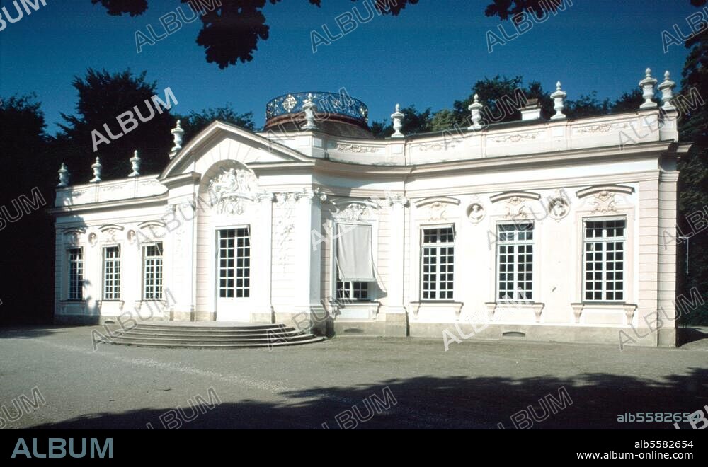 Munich (Bavaria), Amalienburg on the grounds of Nymphenburg Palace. (built 1734-39; architect: François de Cuvilliés). Exterior view. Photo, 1996.