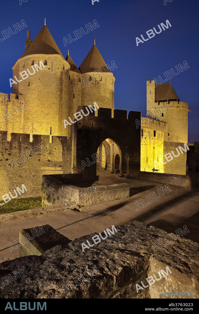 The turrets at the main entrance into medieval city of La Cite, Carcassonne, UNESCO World Heritage Site, Languedoc-Roussillon, France, Europe.