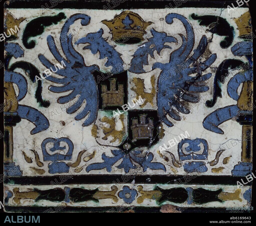 AZULEJO DE ARISTA CON EL ESCUDO DE CARLOS V PROCEDENTE DEL ALCAZAR DE TOLEDO - SIGLO XVI.