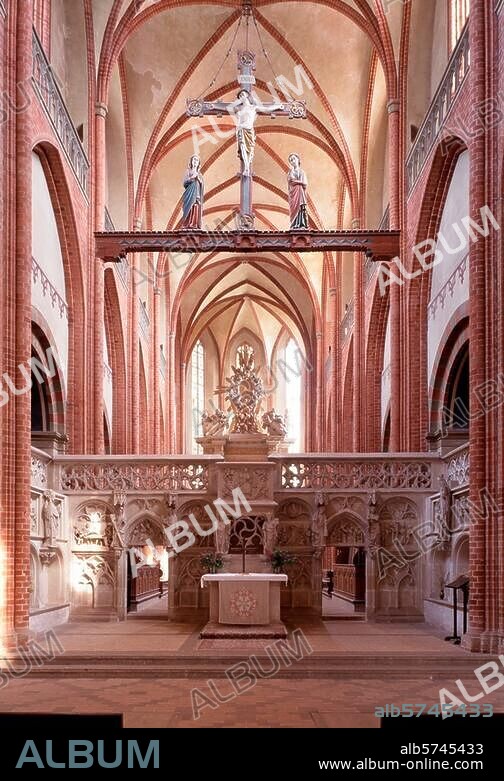 Havelberg, Dom / Innenansicht mit Lettner Richtung Osten 6 × 9 cm.