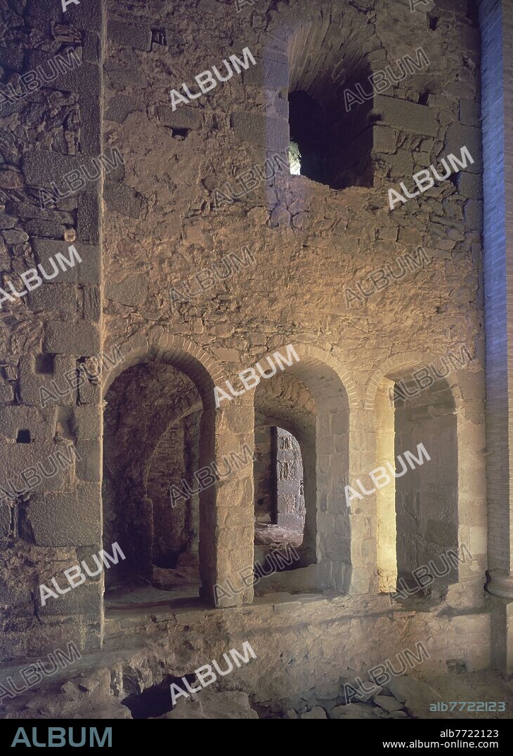 IGLESIA - ROMANICO CATALAN SIGLO XI - MUROS.