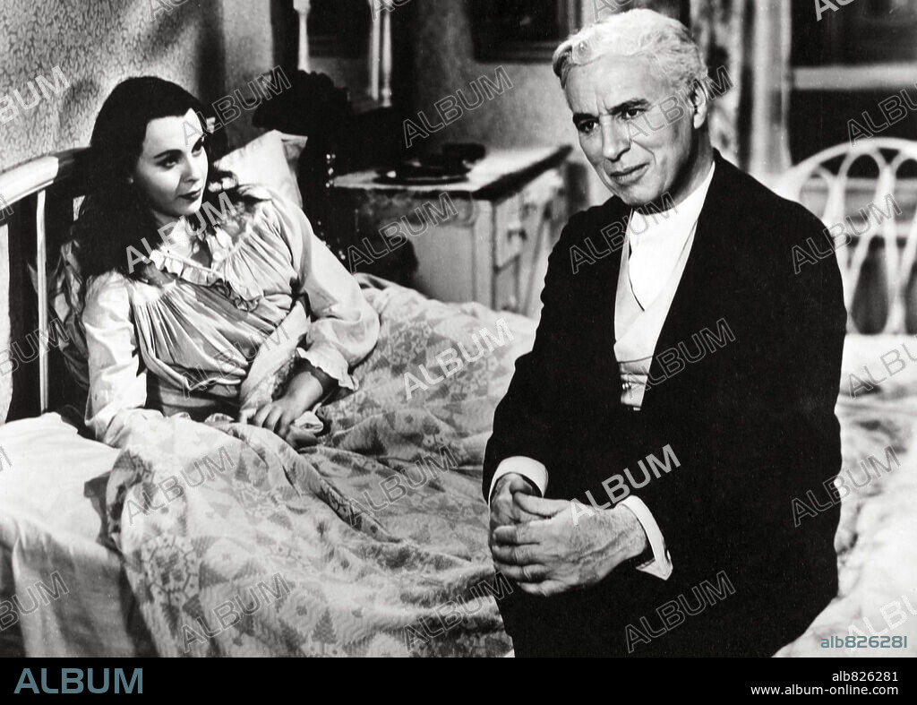 CHARLIE CHAPLIN y CLAIRE BLOOM en CANDILEJAS, 1952 (LIMELIGHT), dirigida por CHARLES CHAPLIN. Copyright UNITED ARTISTS.