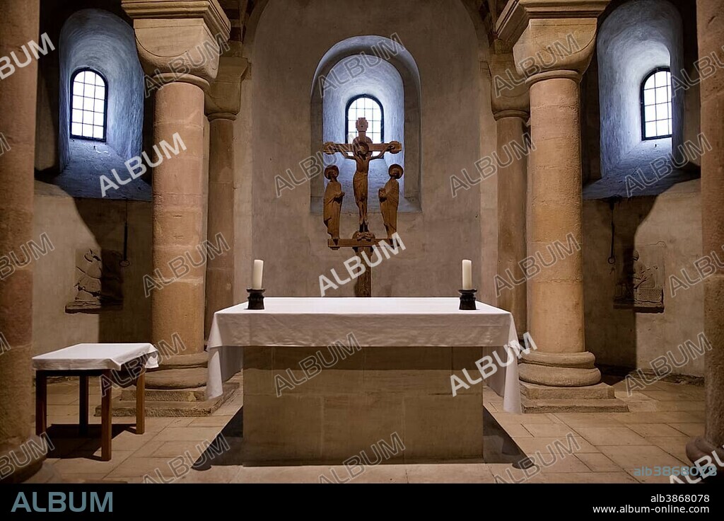 Main altar in honour of the Virgin Mary in the crypt, largest Romanesque columned hall in Europe, Speyer Cathedral, Speyer, Rhineland-Palatinate, Germany