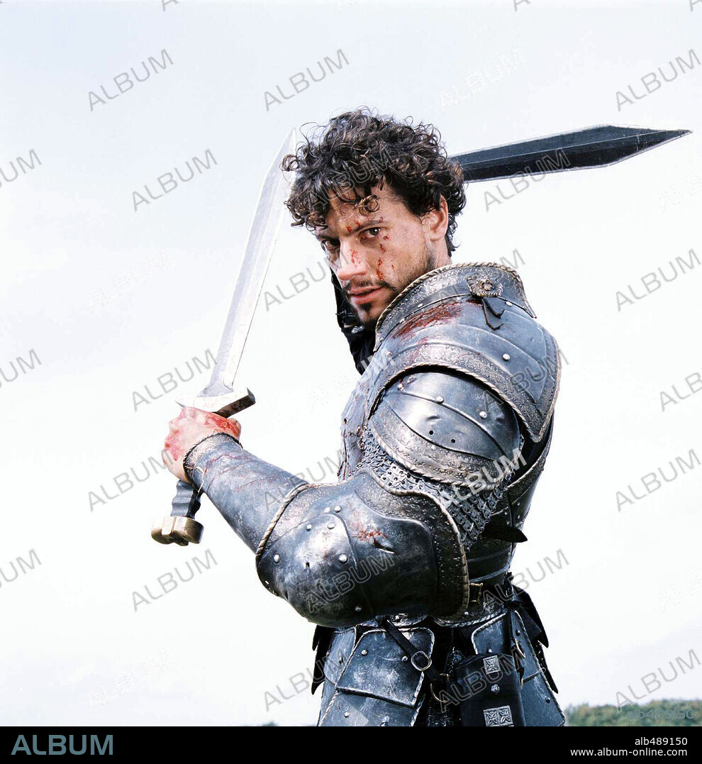 IOAN GRUFFUDD und LANCELOT. IOAN GRUFFUDD in KING ARTHUR, 2004, unter der Regie von ANTOINE FUQUA. Copyright TOUCHSTONE PICTURES / HESSION, JONATHAN.