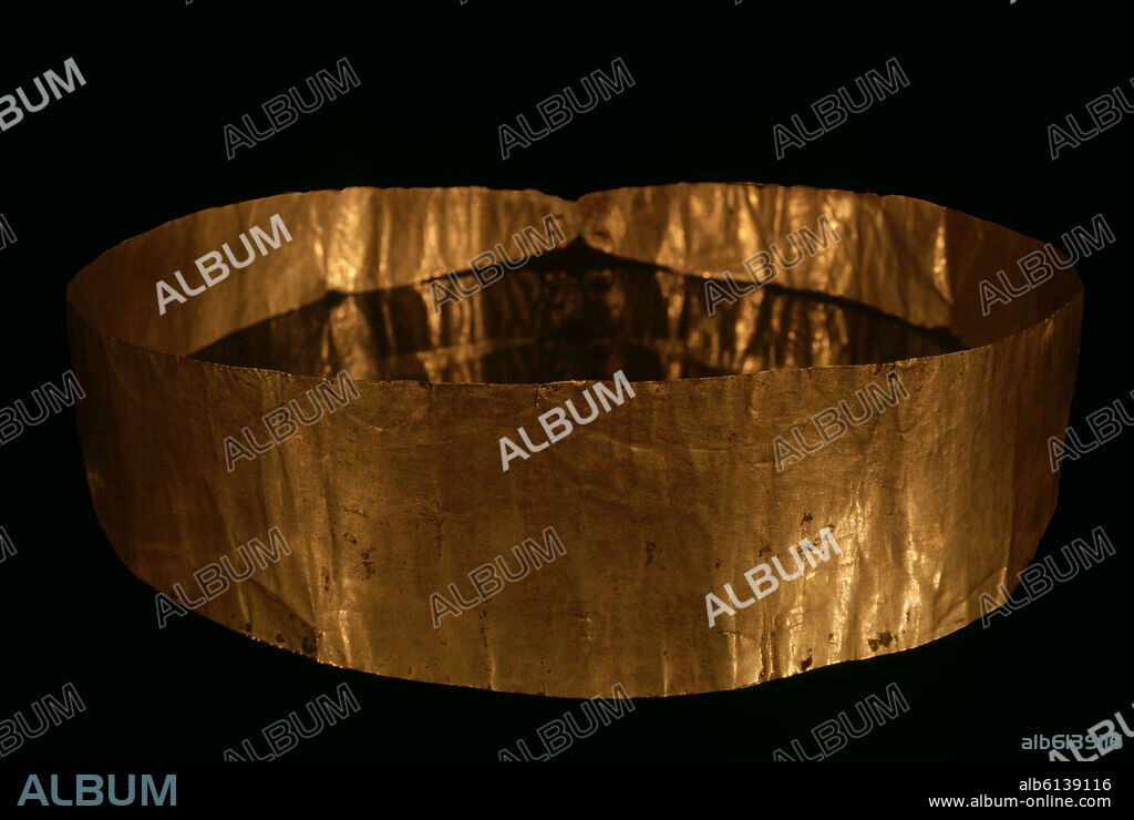 DIADEMA DE ORO PROCEDENTE DE LA CUEVA LOS MURCIELAGOS EN ALBUÑOL - HACIA 3000-2500 AC - CULTURA DEL ARGAR.