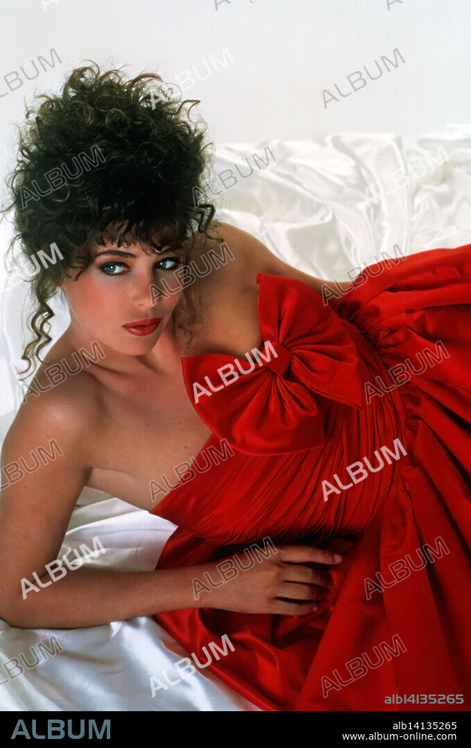 KELLY LEBROCK en LA MUJER DE ROJO, 1984 (THE WOMAN IN RED), dirigida por GENE WILDER. Copyright ORION PICTURES.