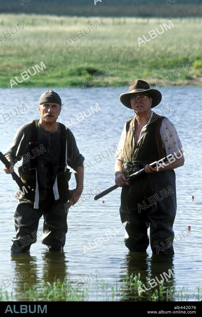 MICHAEL CAINE y ROBERT DUVALL en EL SECRETO DE LOS MCCANN, 2003 (SECONDHAND LIONS), dirigida por TIM MC CANLIES. Copyright NEW LINE PRODUCTIONS / REDIN, VAN.