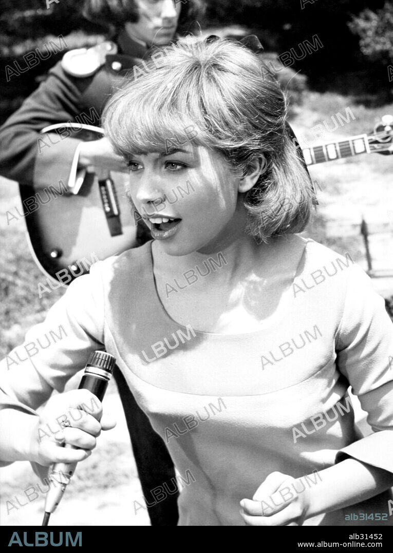 La cantante Karina (María Isabel Llaudés).