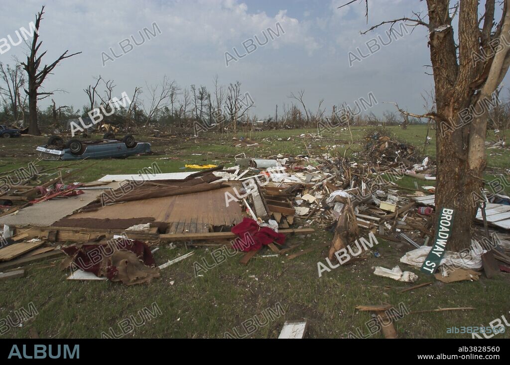 Homes and vehicles in Franklin, Kansas were devastated by an F4 tornado on May 4, 2003. The central United States experienced a record-breaking week of tornadoes from May 4 through May 10, 2003. A preliminary number of 384 tornadoes occurred in 19 states.