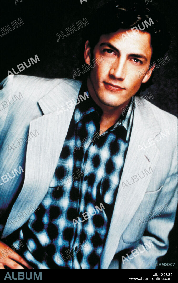 ANDREW SHUE en MELROSE PLACE, 1992, dirigida por ANSON WILLIAMS, CHARLES CORRELL y RICHARD LANG. Copyright FOX TELEVISION NETWORK/SPELLING TELEVISION.