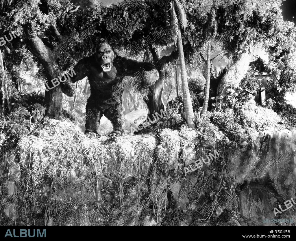 KING KONG, 1933, directed by ERNEST B. SCHOEDSACK and MERIAN C. COOPER. Copyright RKO.