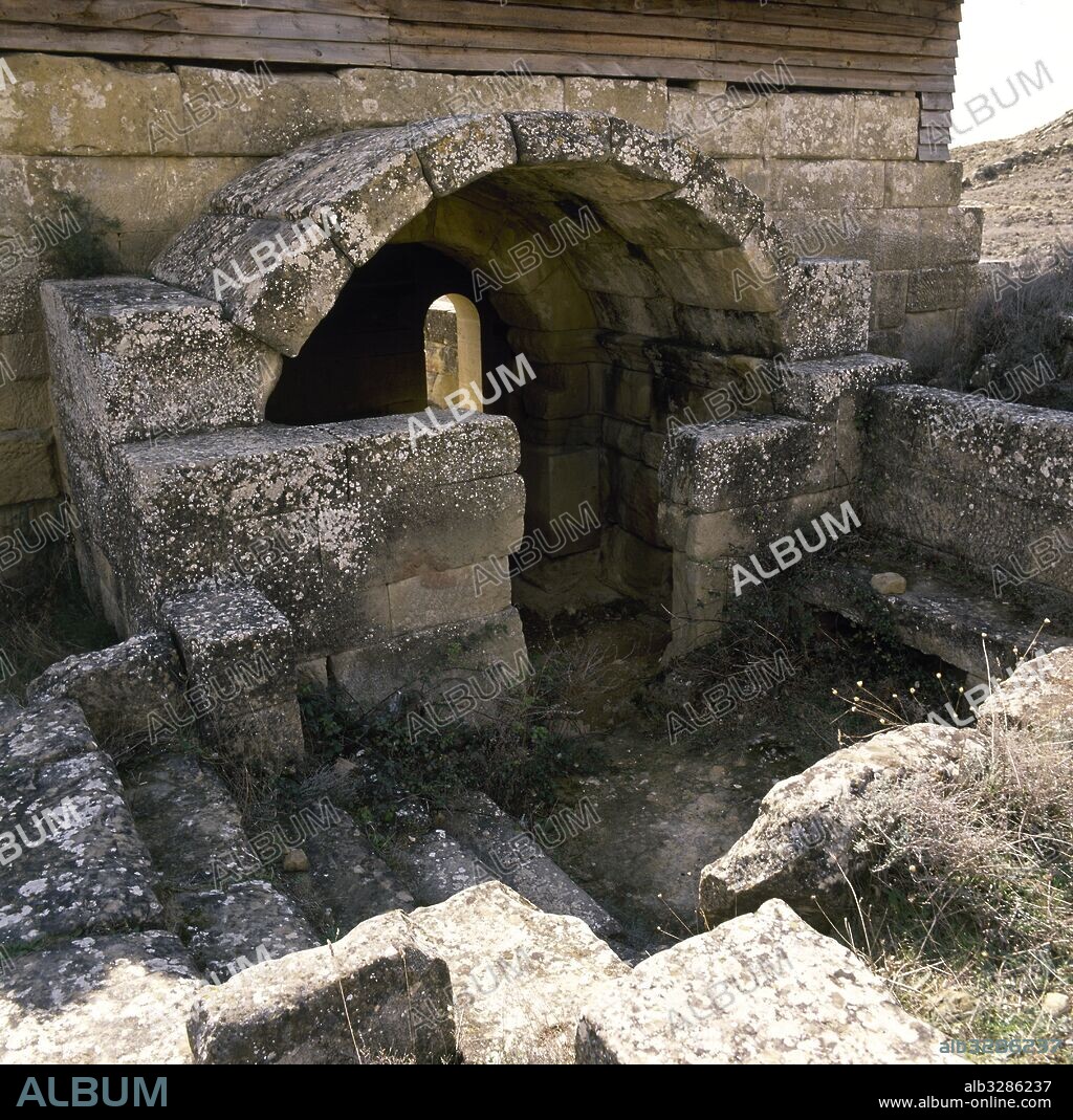 LOS BAÑALES. Yacimiento arqueológico romano. Vista de las ruinas de las termas. Alrededores de Uncastillo. Provincia de Zaragoza. Aragón. España.
