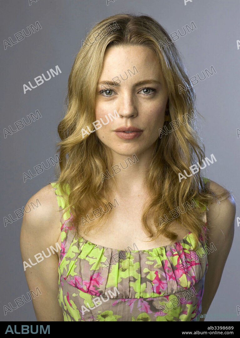 MELISSA GEORGE en LA MALDICION DE DARK LAKE, 2011 (BAG OF BONES), dirigida por MICK GARRIS. Copyright HEADLINE PICTURES.