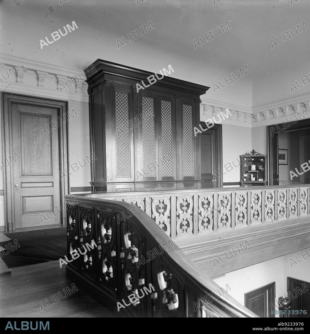 HARRIS & EWING. Interior of Home of Franklin & Emily MacVeagh On 16th Street, N.W., Washington, D.C., between 1910 and 1920. American politician, lawyer, grocer and banker Franklin MacVeagh was Secretary of the Treasury under President William Howard Taft.