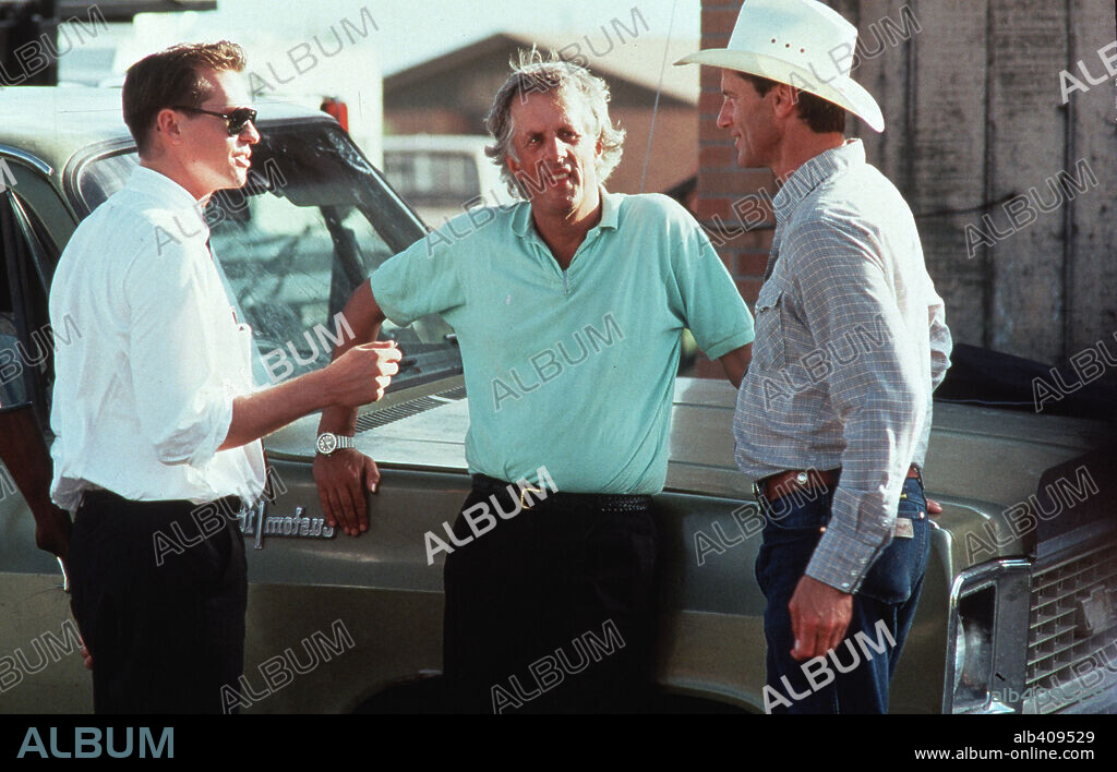MICHAEL APTED, SAM SHEPARD y VAL KILMER en CORAZÓN TRUENO, 1992 (THUNDERHEART), dirigida por MICHAEL APTED. Copyright TRI STAR PICTURES.