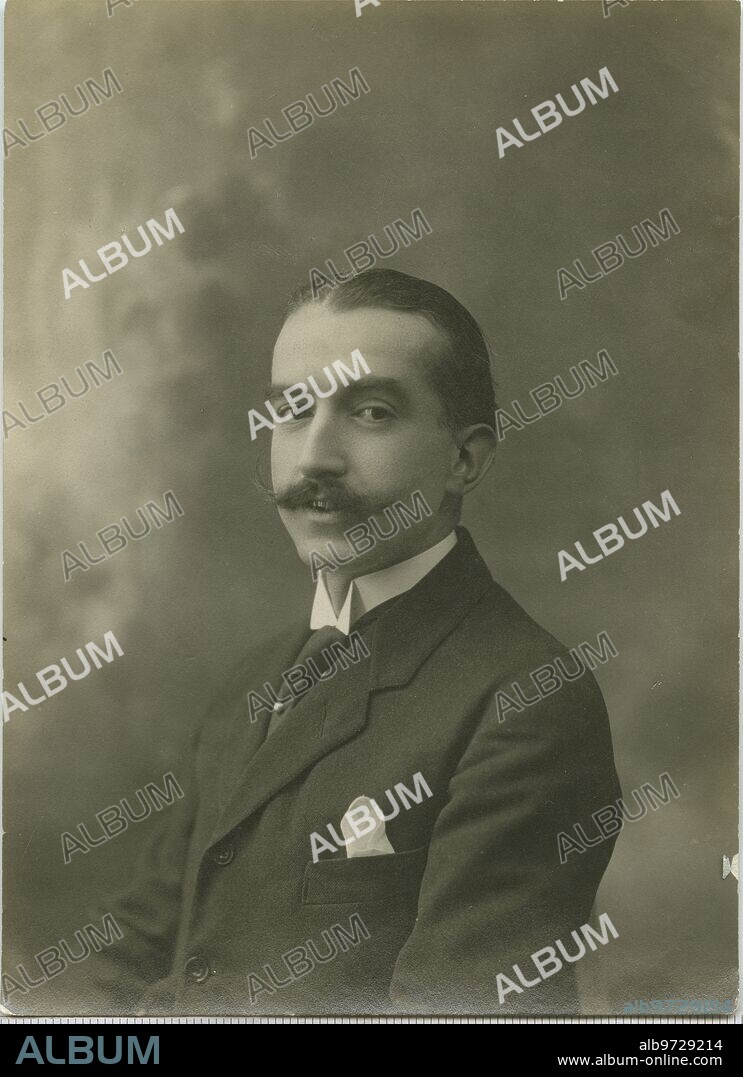 ALFONSO SÁNCHEZ PORTELA. Pedro Muñoz Seca en un retrato de 1912.