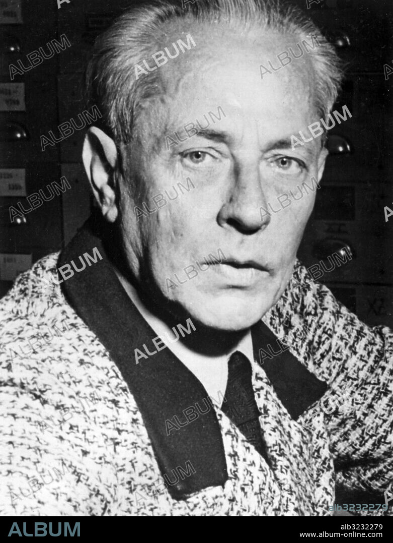 Orig. bildtext...SOCIAL SECRETARY TO U.S. INVESTIGATORS SAYS SENATOR Everett, Wash. Heinrich Hoffman, personal protographer for Hitler, and father-in-law of Baldur von Schirach, whose name was mentioned by Sen. Hugh B. Mitchell (D. Wash.) in charges that U.S. prosecution aides in Germany consorted with the wives of convicted nazis. Hoffman (above) according to Mitchell, served as social secretary for some U.S. investigators and Frau von Schirach, wife of Baldur, was guest of honor at one of the champagne binges. Von Schirach got 20 years. 10-10-46 Anm. H Hoffmann, 1885-1957, tysk nazist, Adolf Hitlers nära vän och känd som hans officiella fotograf. Efterkrigstiden CD594 persons: HEINRICH HOFFMANN sites: TYSKLAND*.