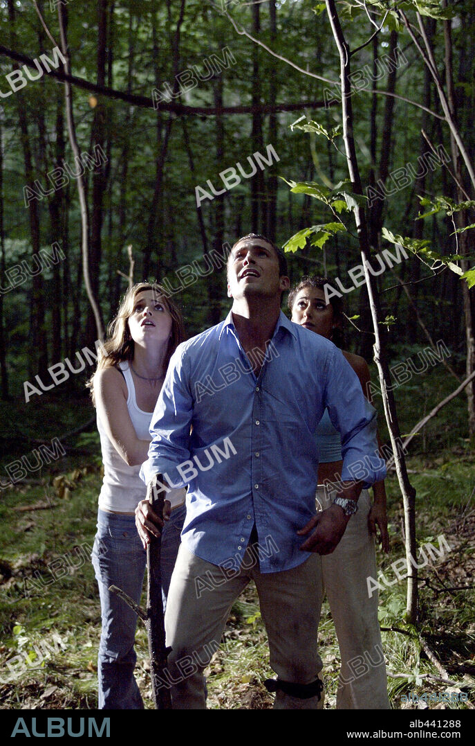 DESMOND HARRINGTON, ELIZA DUSHKU y EMMANUELLE CHRIQUI en KM. 666, 2003 (WRONG TURN), dirigida por ROB SCHMIDT. Copyright 20TH CENTURY FOX/REGENCY ENTERPRISES / RAFY.