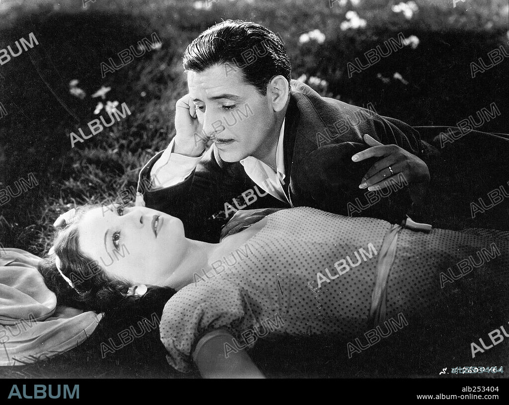 PHILLYS BARRY and RONALD COLMAN in CYNARA, 1932, directed by KING VIDOR. Copyright UNITED ARTISTS/SAMUEL GOLDWYN.