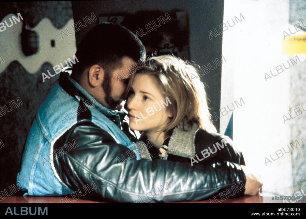 NATACHA REGNIER en LA VIDA SOÑADA DE LOS ÁNGELES, 1998 (LE VIE REVEE DES ANGES), dirigida por ERICK ZONCA. Copyright SONY PICTURES.