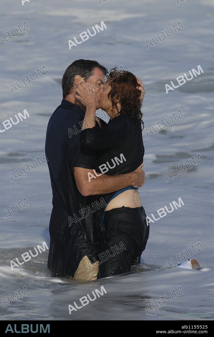 PIERCE BROSNAN and SUSAN SARANDON in THE GREATEST, 2009, directed by SHANA FESTE. Copyright BARBARIAN FILMS/IRISH DREAMTIME/OCEANA MEDIA FINANCE.